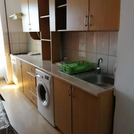 Regim Hotelier Sector 3 Apartment *